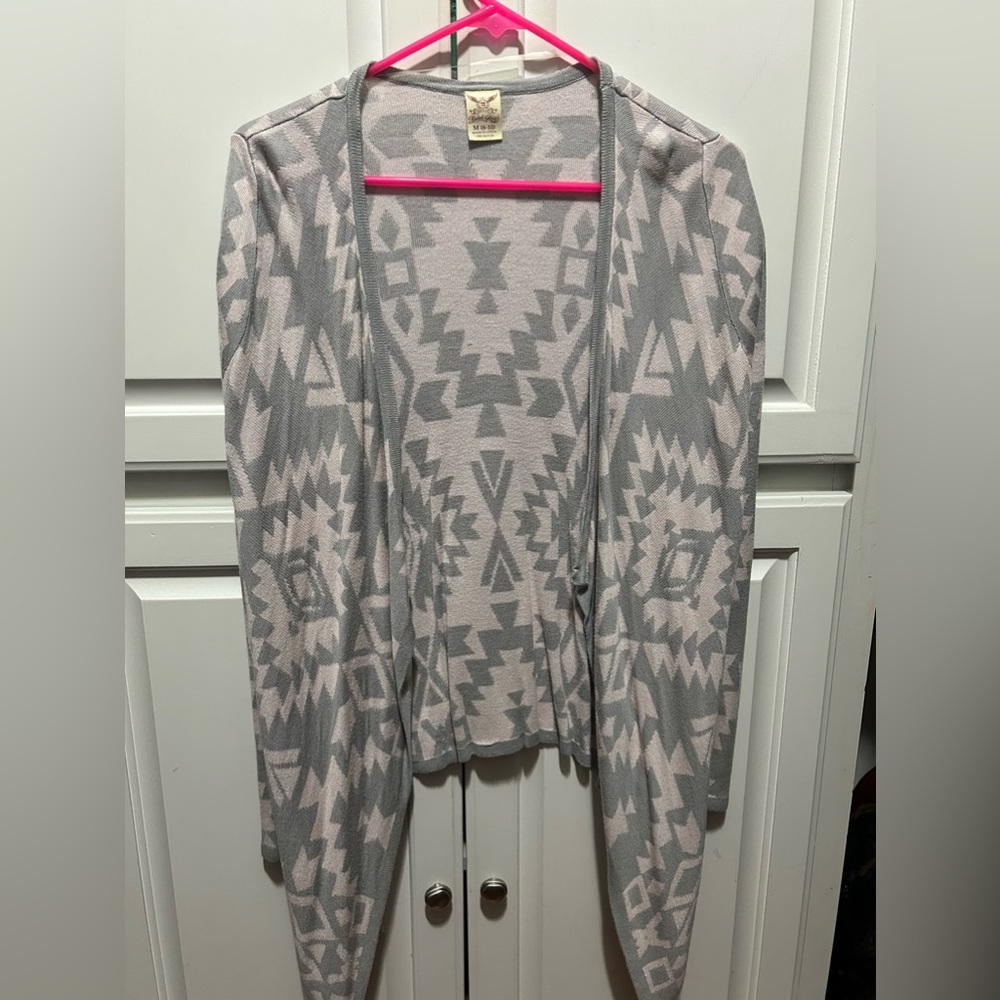 Gray and light pink. Aztec style. Cardigan. 3/4 sleeve.
